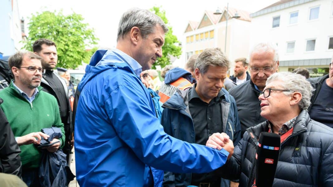 Markus Söder bei den Opfern des Hochwassers