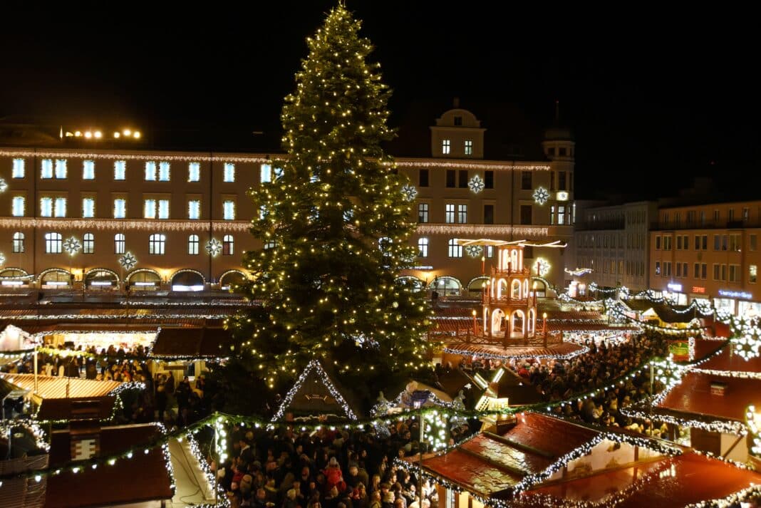 Der Augsburger Christkindlesmarkt (Foto Ruth Plössel/Stadt Augsburg)